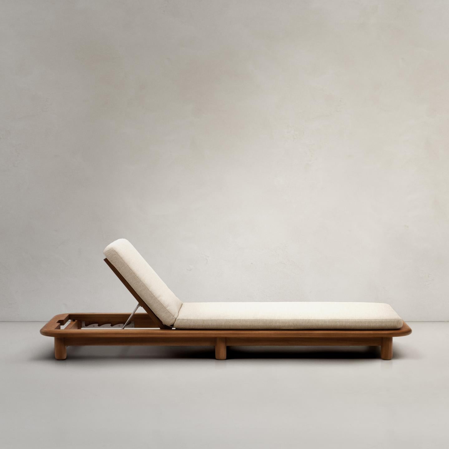 Kave Home Turqueta ligstoel teakhout Beige