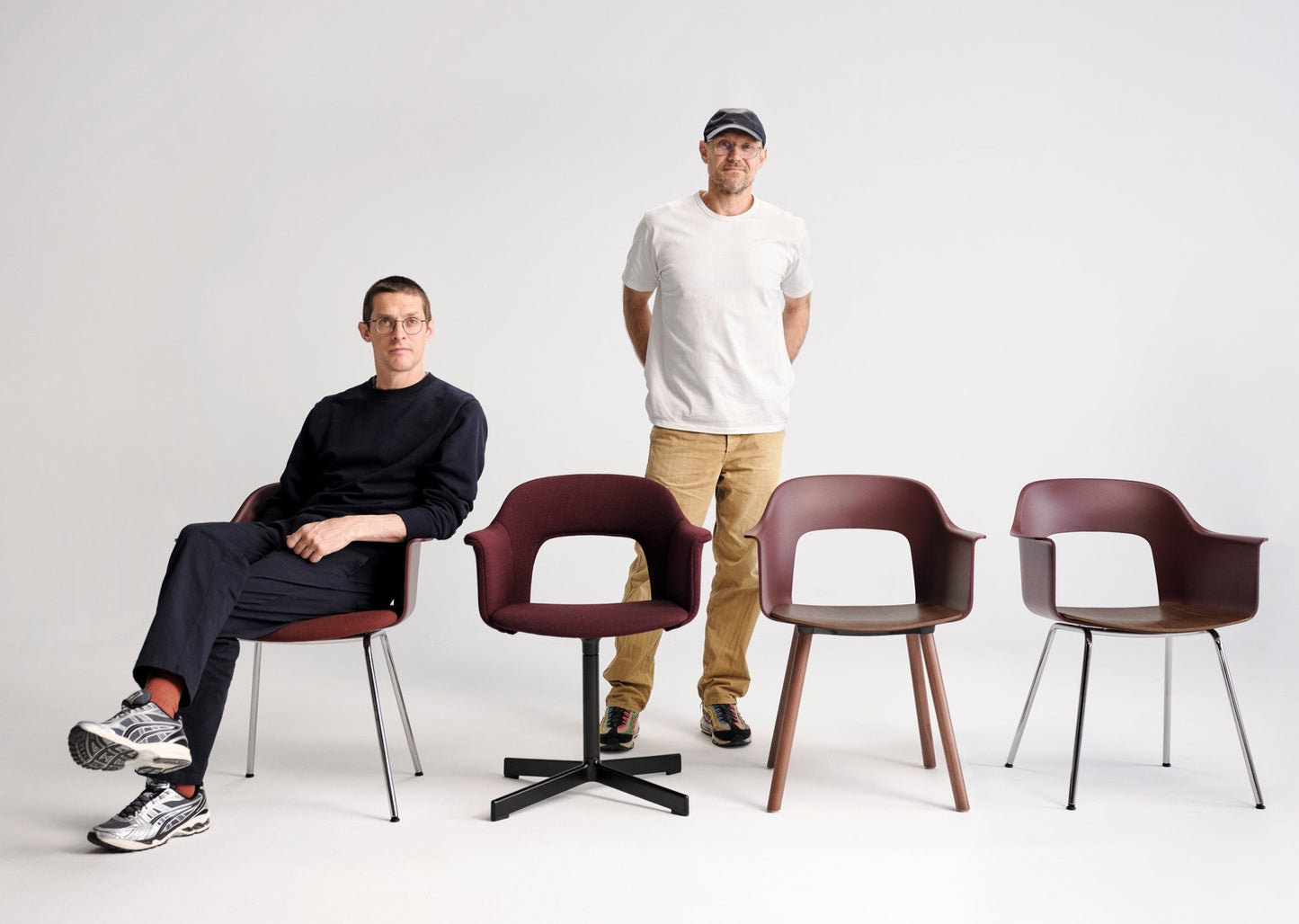 HAY Layout 213 eetkamerstoel met vast zitkussen Bordeaux zwart staal