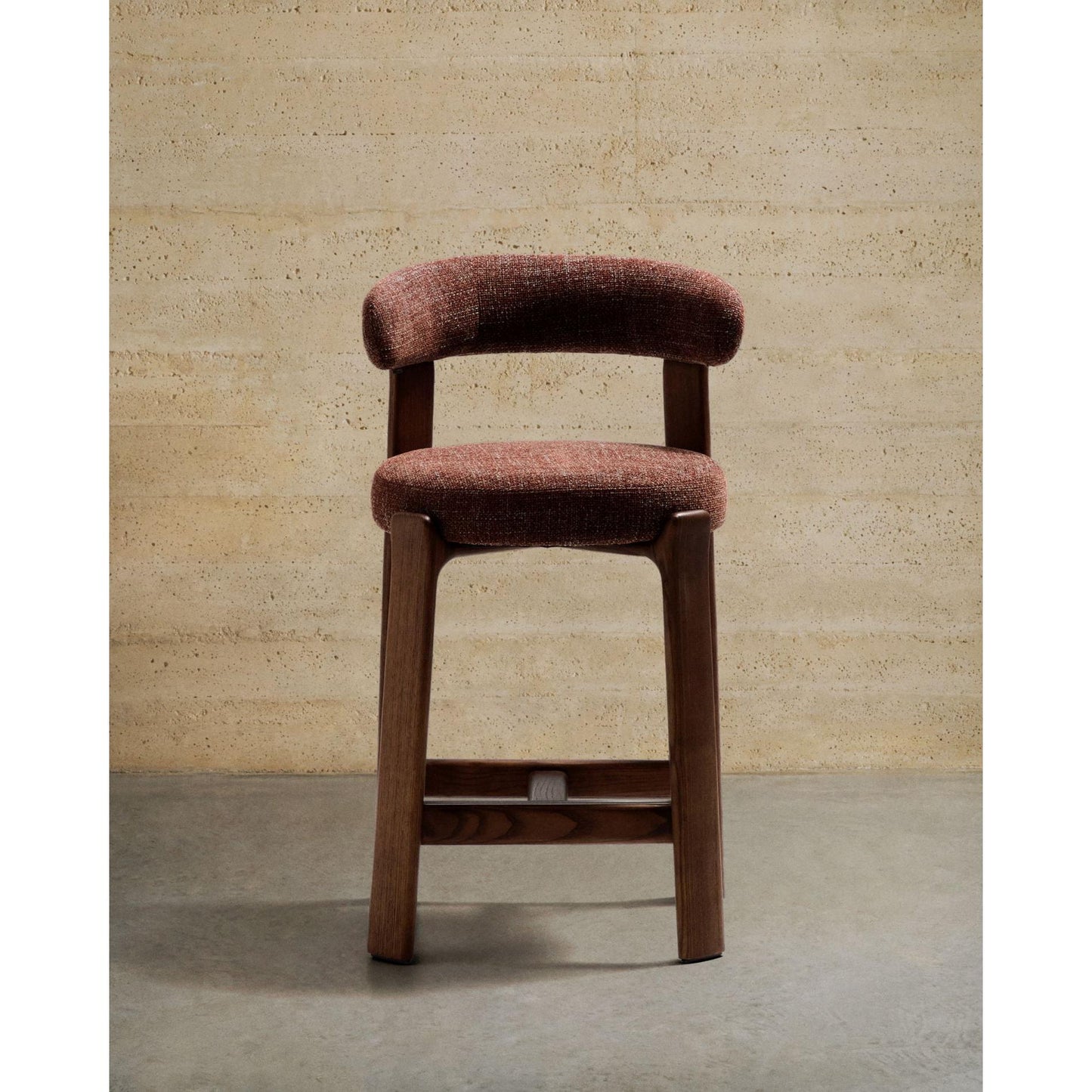 Kave Home Granite barkruk H65 chenille Bruin/walnoot