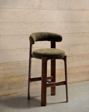 Kave Home Granite barkruk H65 chenille Groen/walnoot