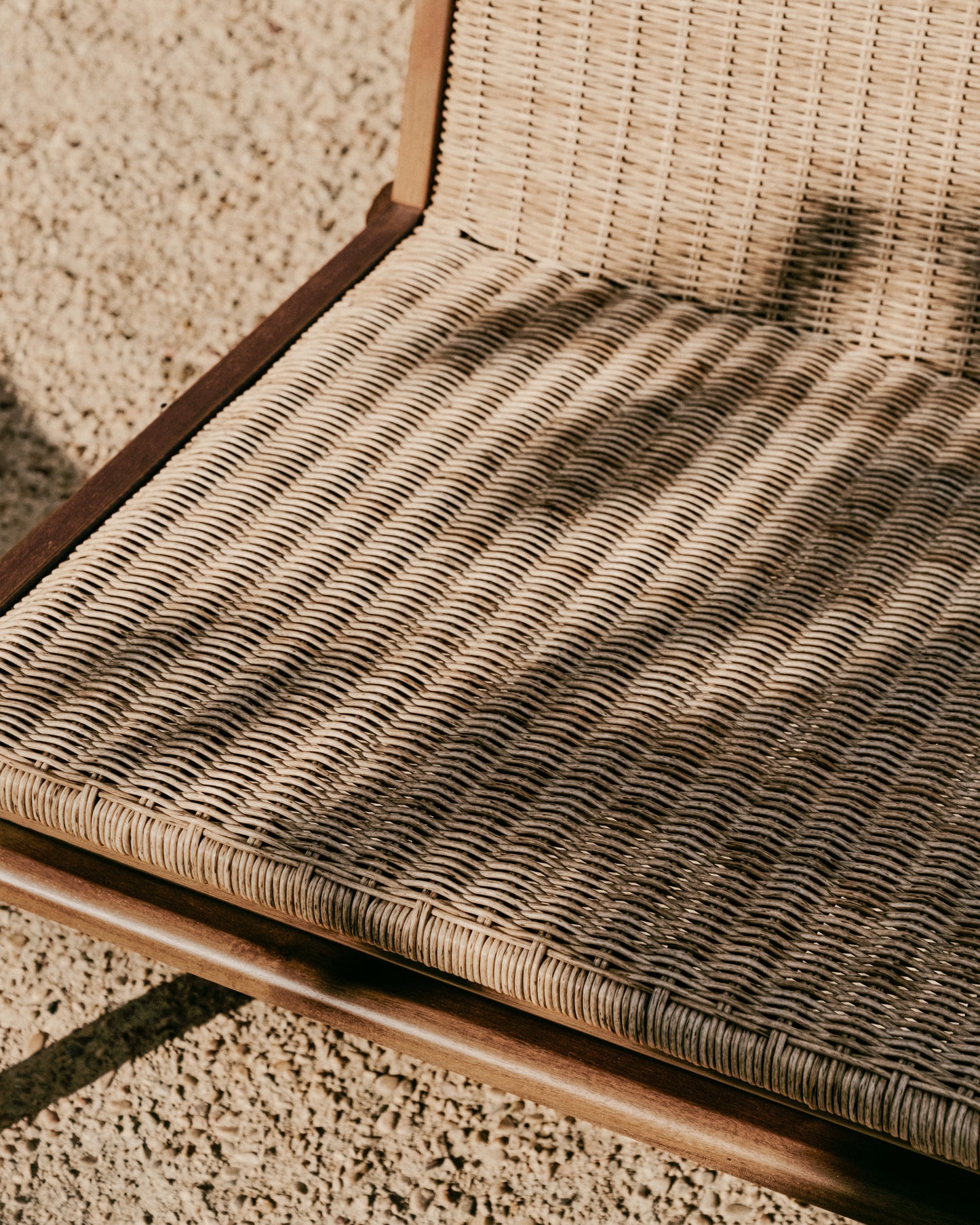 Kave Home Itani tuinstoel Bruin