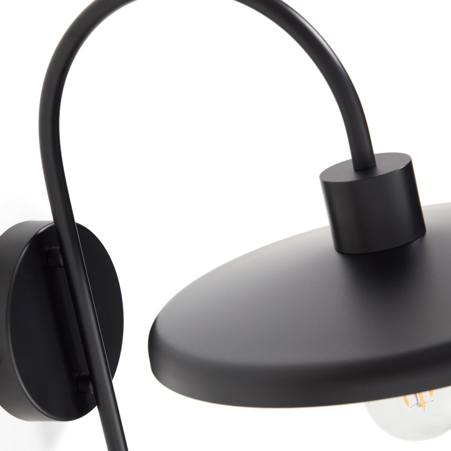 Kave Home Nuvira wandlamp metaal Zwart