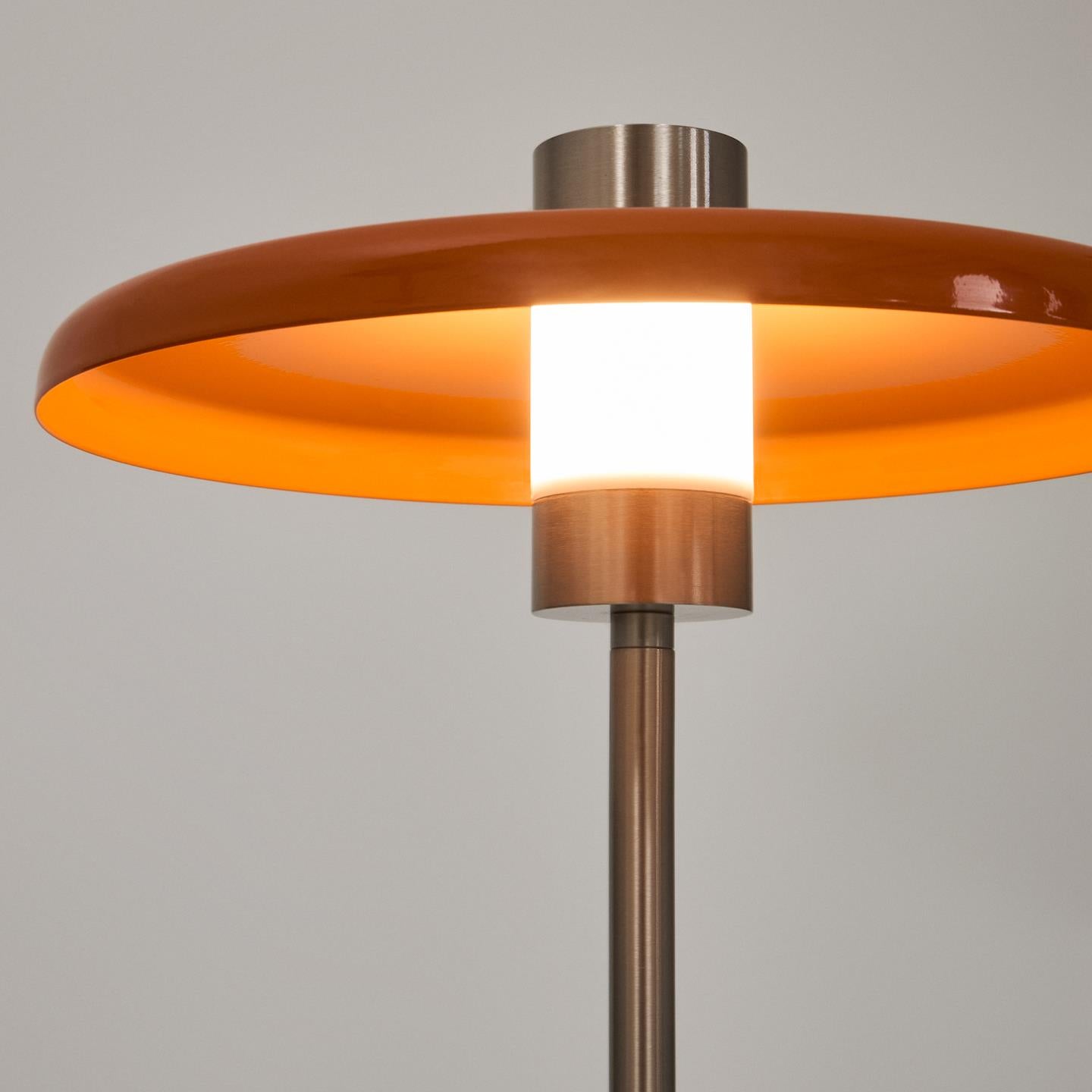 Kave Home Nuvira vloerlamp metaal Oranje