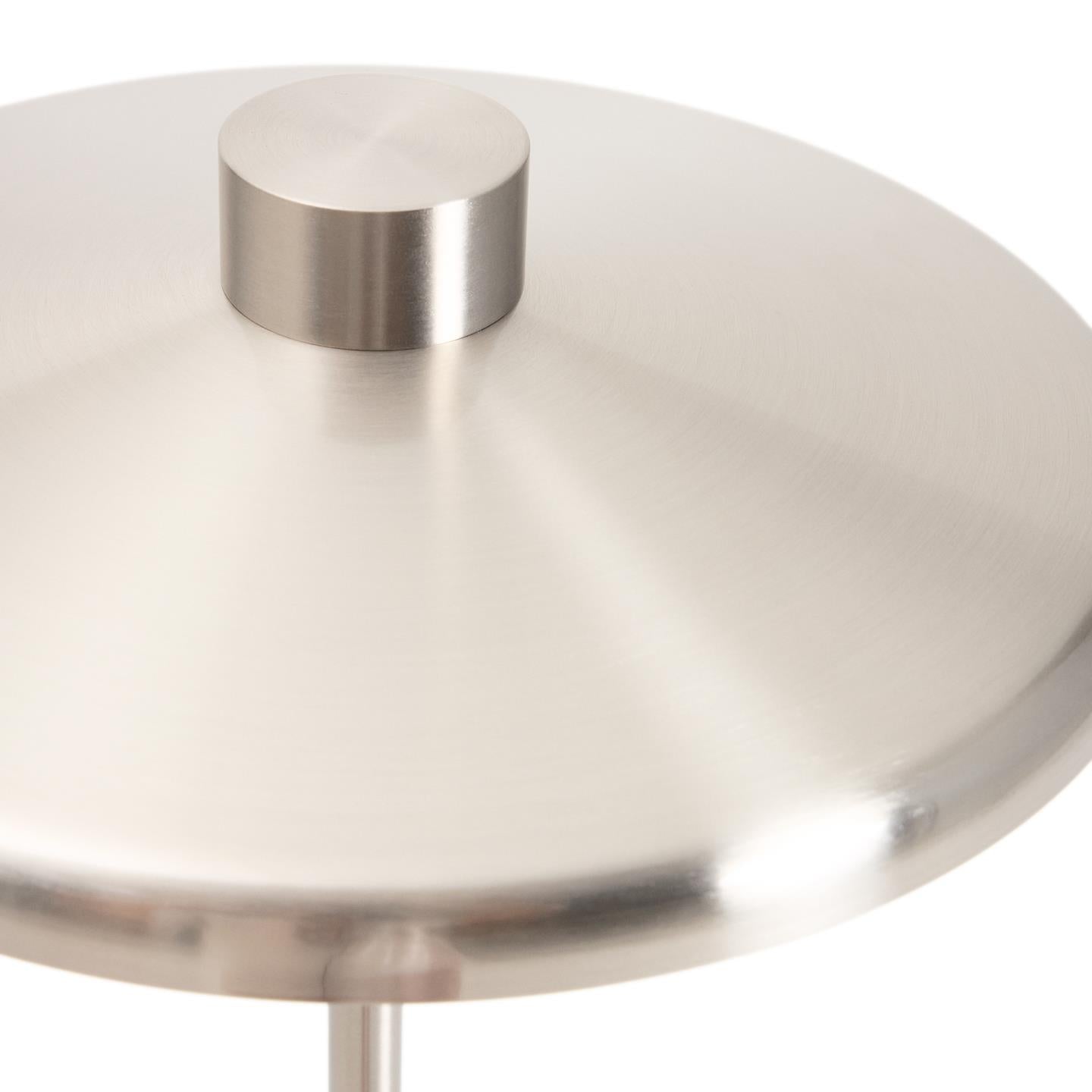 Kave Home Nuvira vloerlamp metaal geborsteld Lichtgrijs