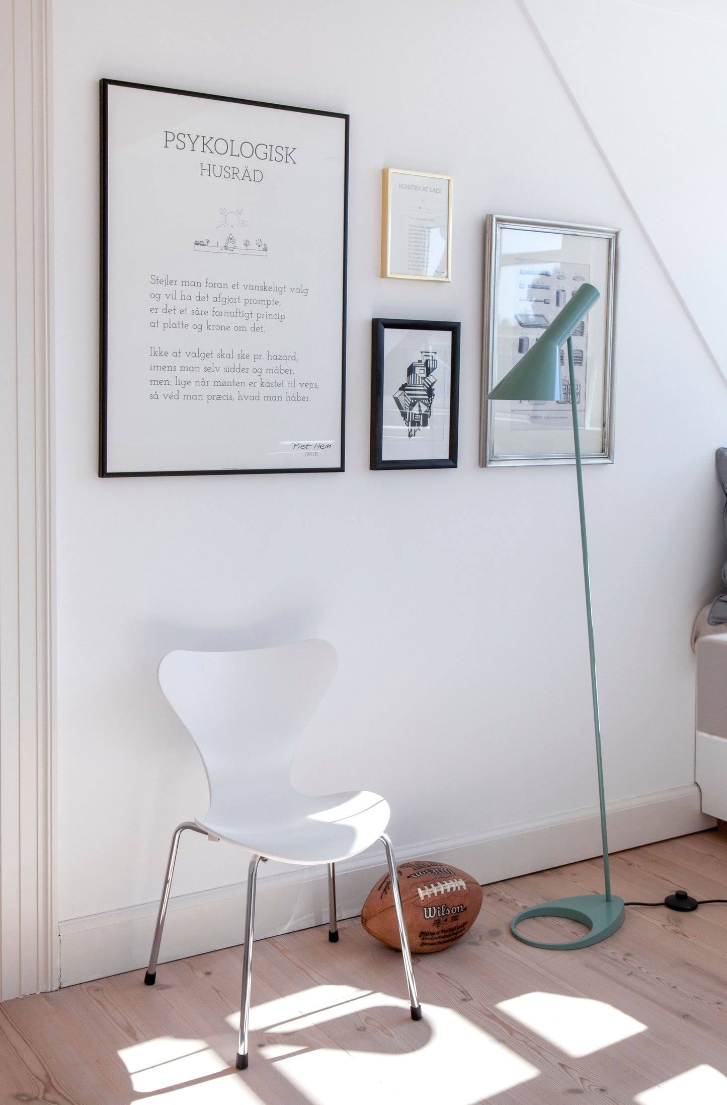 Louis Poulsen AJ vloerlamp Brass/Black