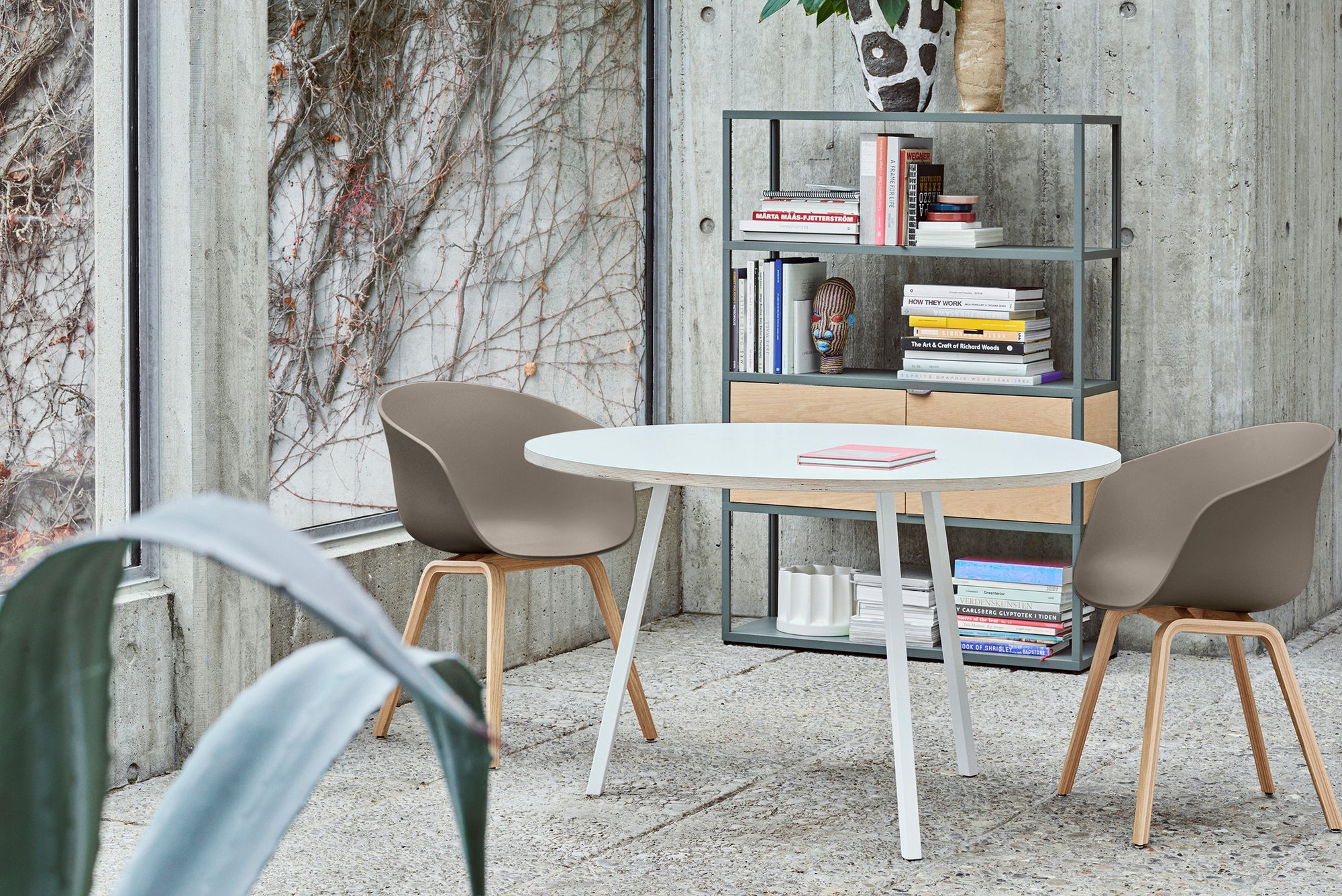 HAY About a Chair AAC 22 eetkamerstoel gelakt eiken Dusty Blue 2.0