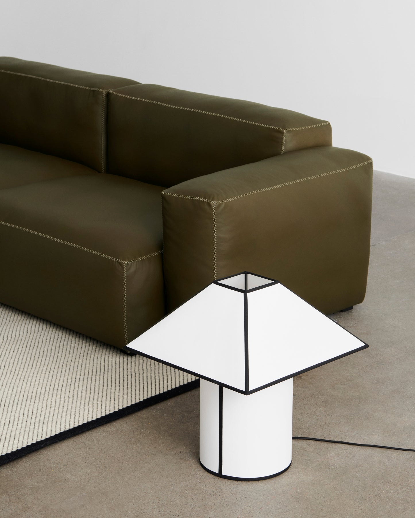 HAY Ava Pyramid 450 tafellamp White