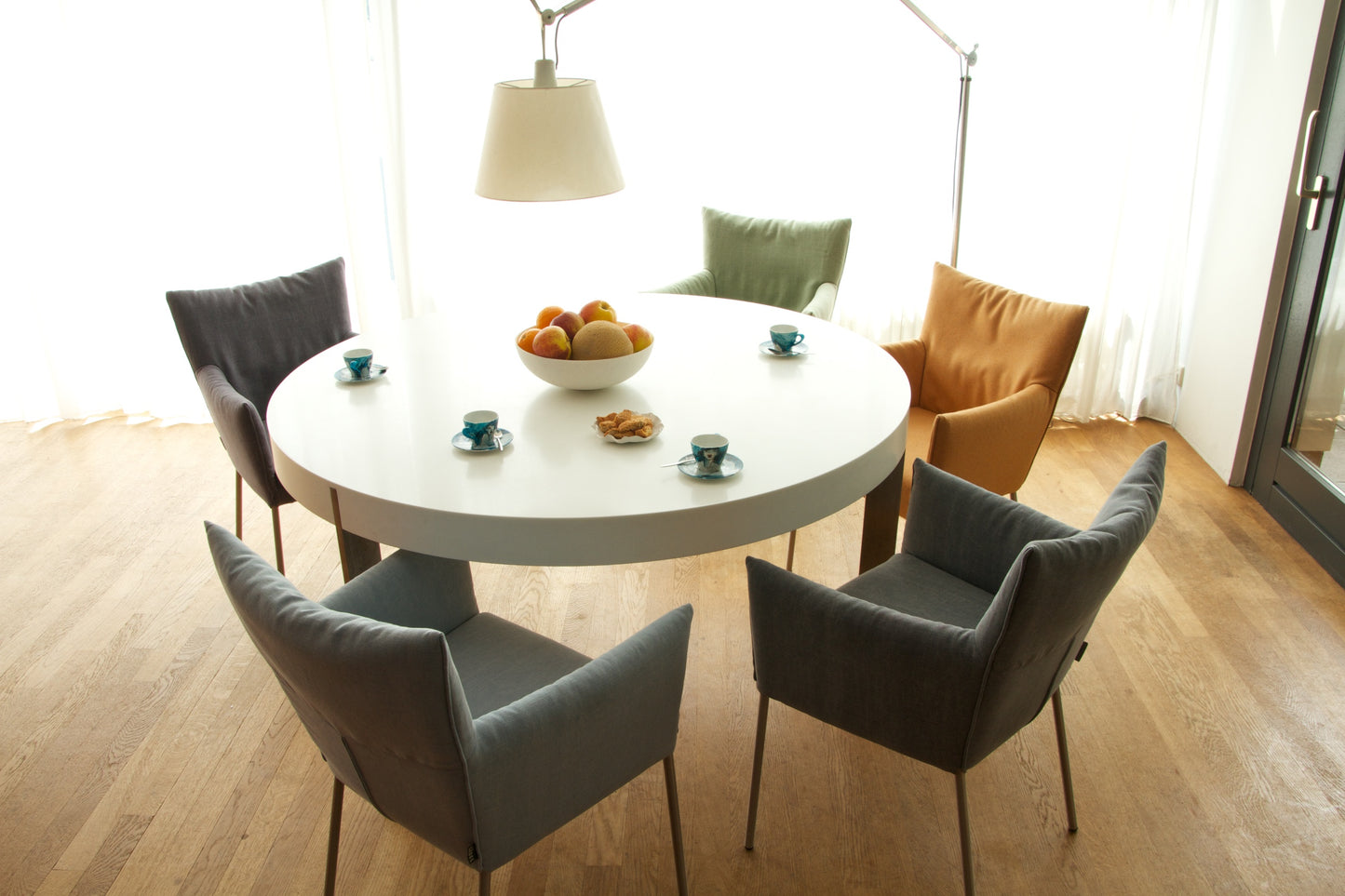 LABEL Vandenberg Mali armstoel Bruin