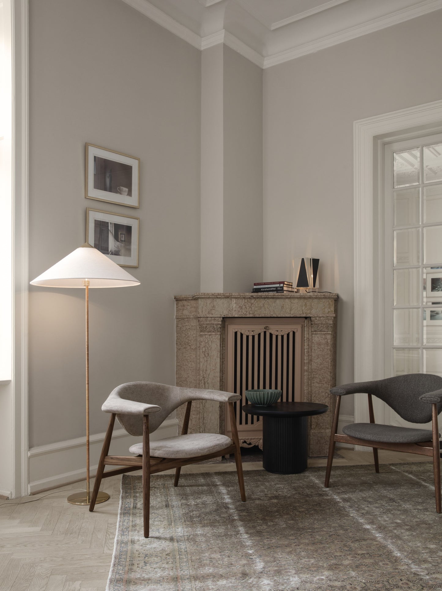 Gubi Moon bijzettafel Ø60 cm gezeept eiken