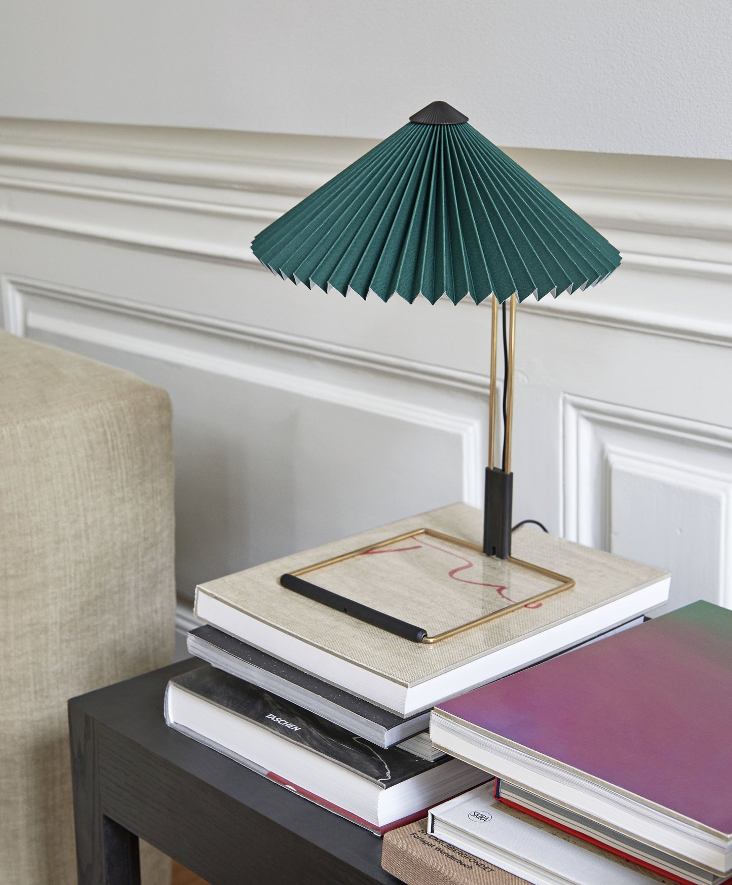 HAY Matin 300 tafellamp Green/Brass