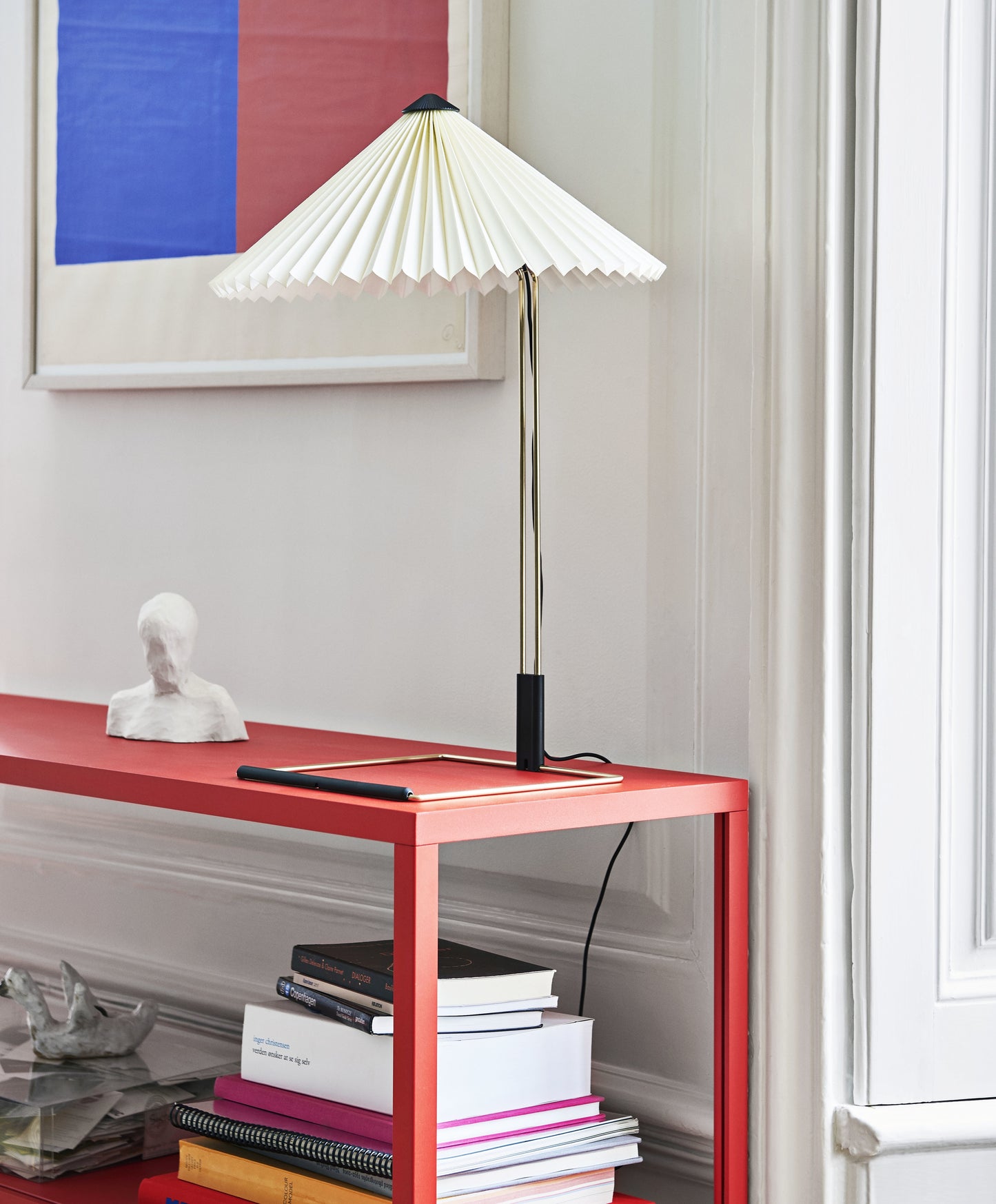 HAY Matin 380 tafellamp Bright Red/Brass