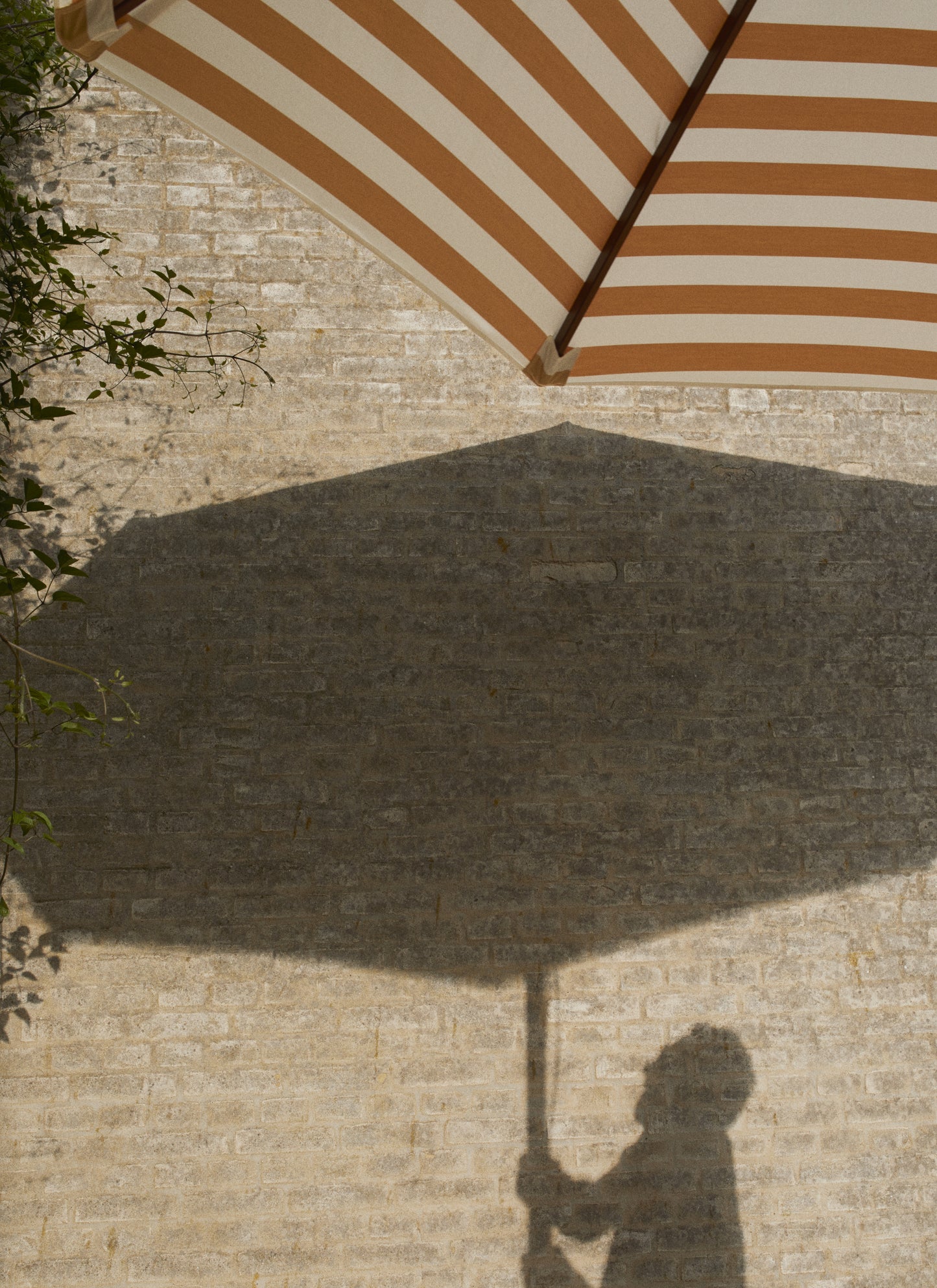 Fritz Hansen Messina parasol Ø270 cm Golden Yellow Stripes