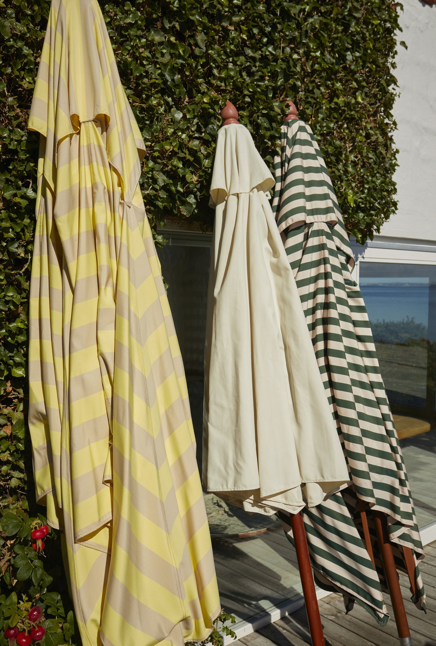 Fritz Hansen Messina parasol Ø300 cm Lemon/Sand Stripe