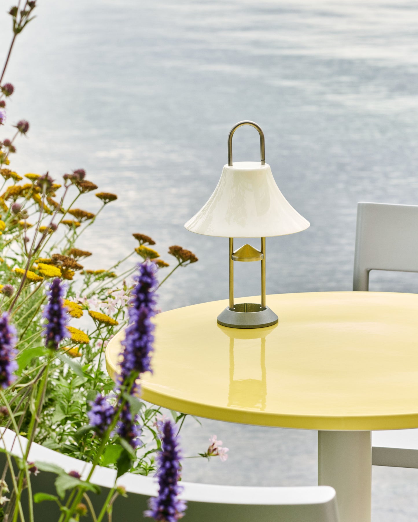 HAY Ceramic tuintafel Ø70 cm Bright Yellow