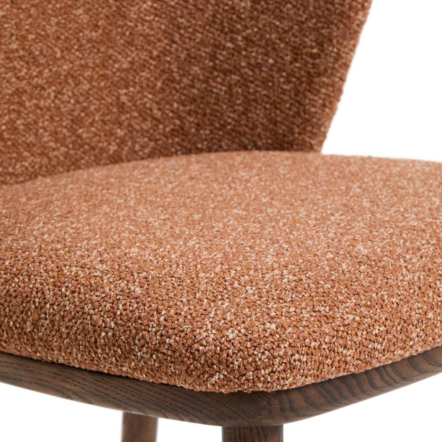 Kave Home Ciselia barkruk H65 dik chenille Terra poot donker hout
