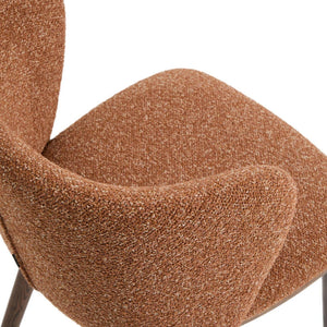 Kave Home Ciselia barkruk H65 dik chenille Terra poot donker hout