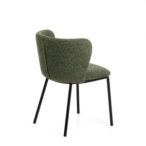 Kave Home Ciselia eetkamerstoel dik chenille Groen poot zwart