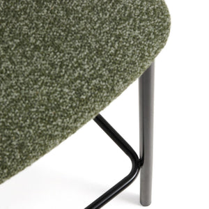 Kave Home Ciselia barkruk H65 dik chenille Groen poot zwart