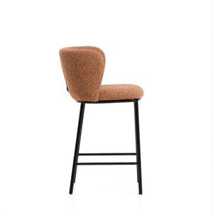 Kave Home Ciselia barkruk H65 dik chenille Terra poot zwart
