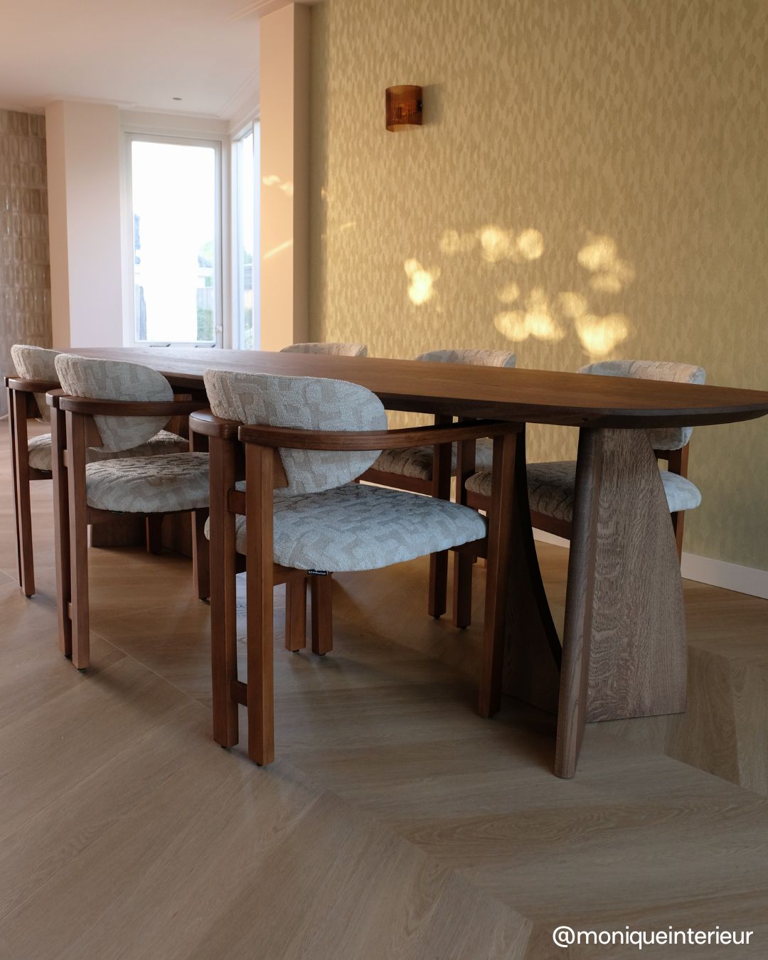 HelloChair HC107 Ingje eetkamerstoel Coffee Ash Coco Shell