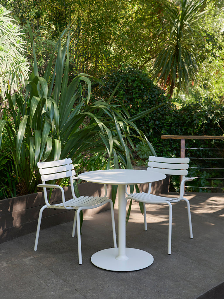 Houe Pico tuintafel Ø74 cm Black rond onderstel