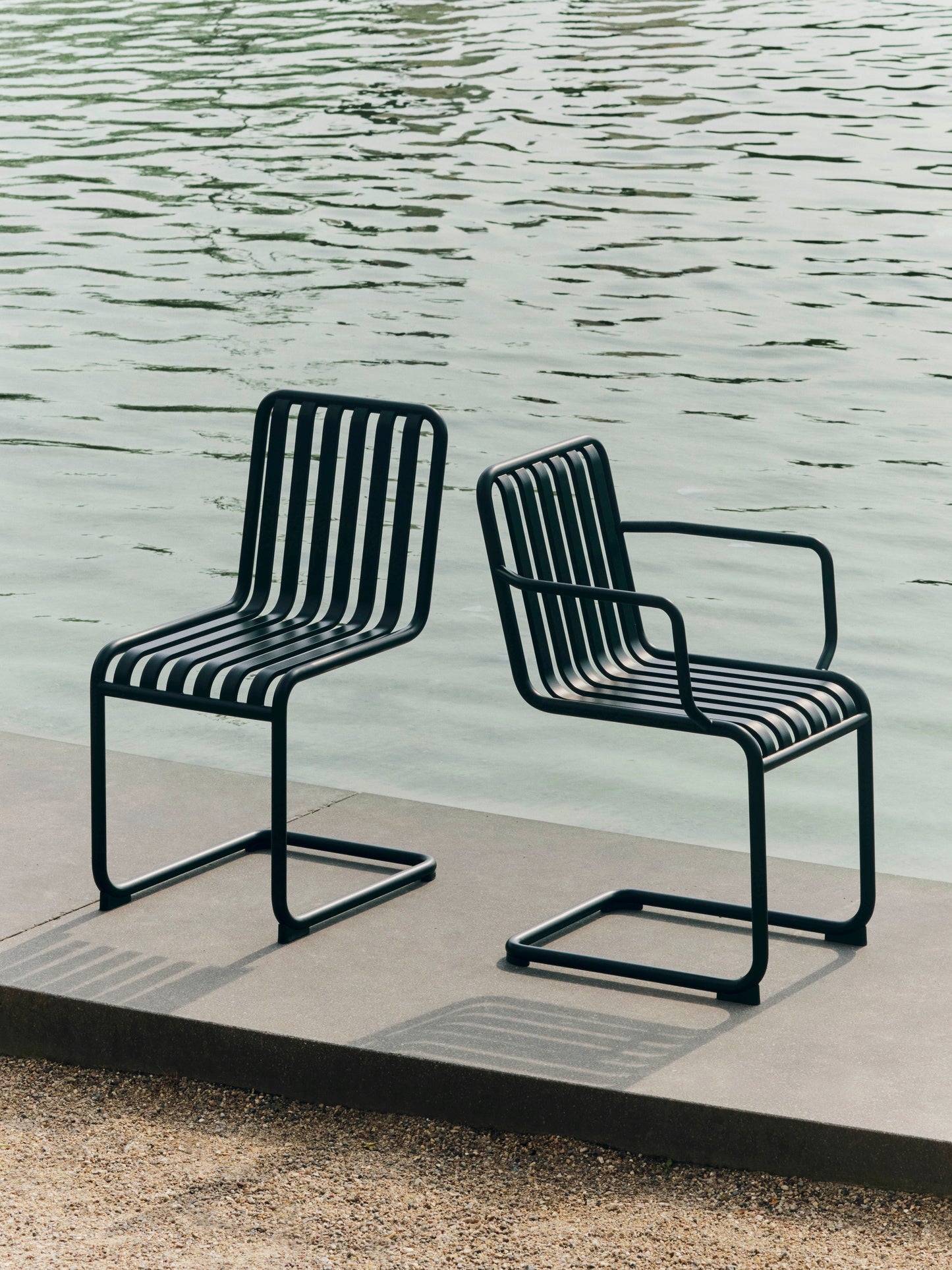 HAY Palissade Cantilever tuinstoel Anthracite