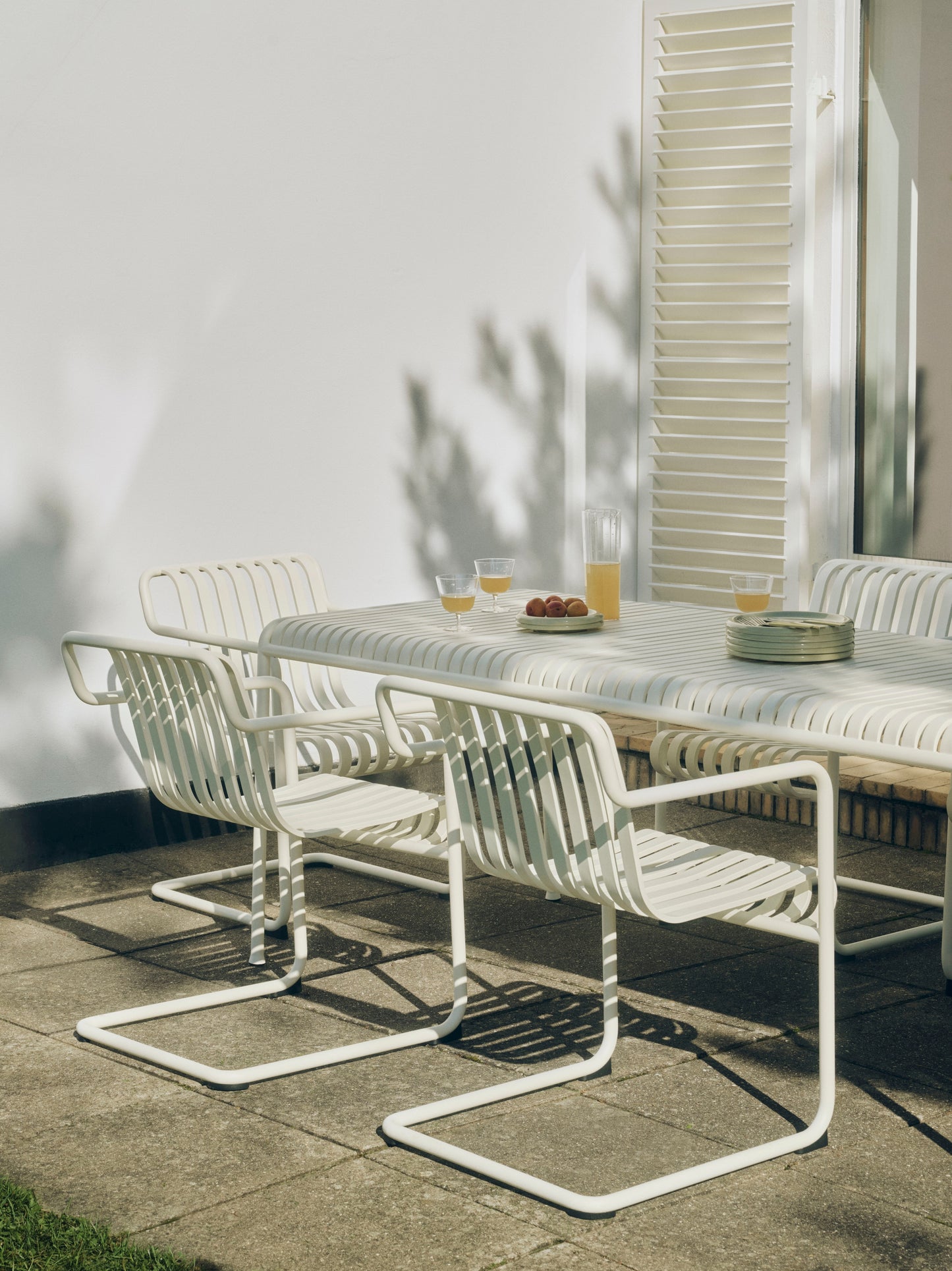 HAY Palissade Cantilever tuinstoel met arm Olive