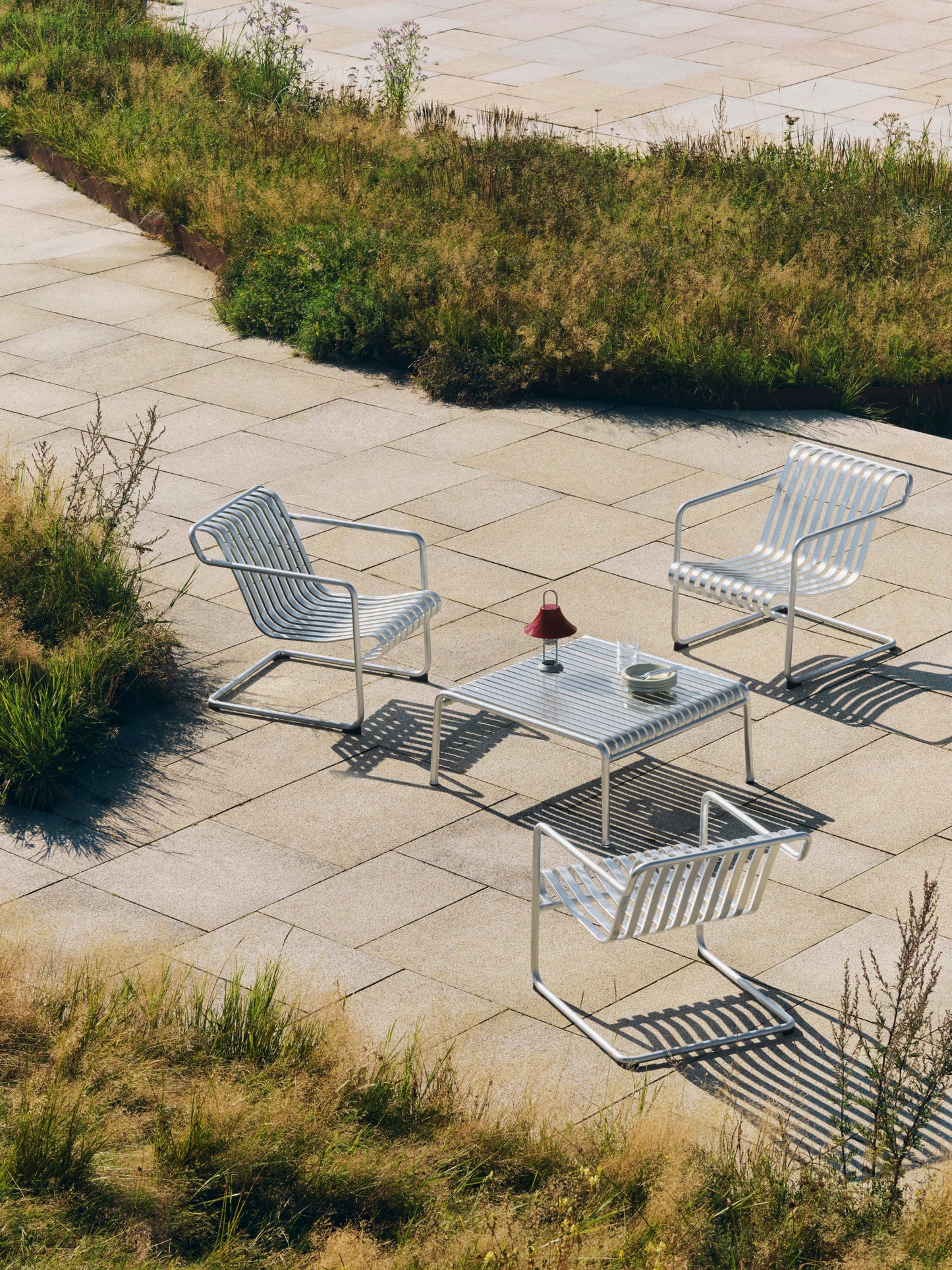 HAY Palissade Cantilever Low loungestoel Hot Galvanised