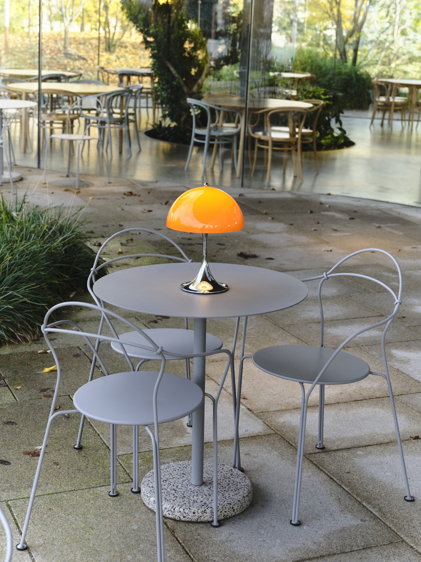 Louis Poulsen Panthella 250 Portable tafellamp Orange Opal Chrome