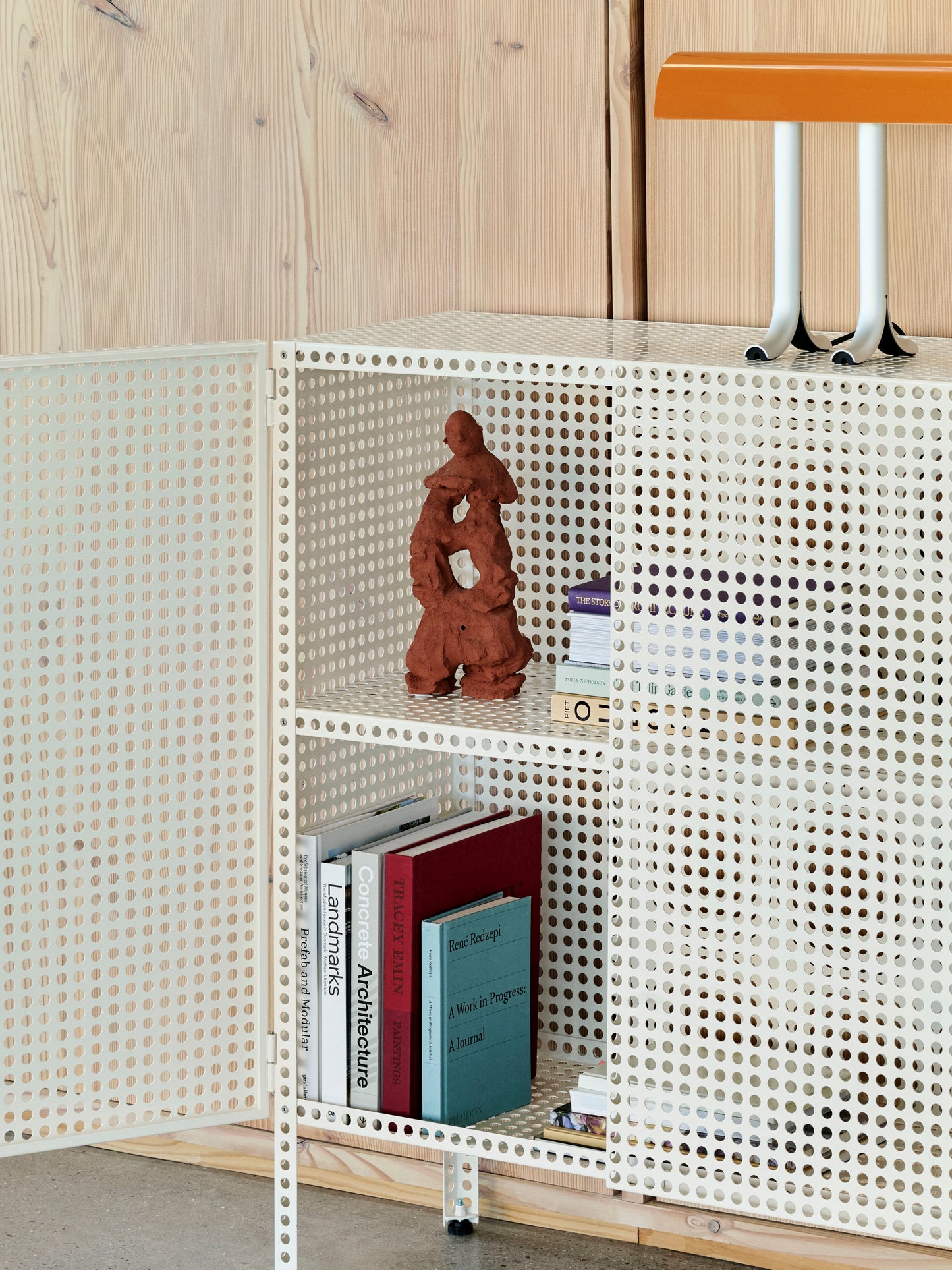 HAY Perforated kast medium Eggshell
