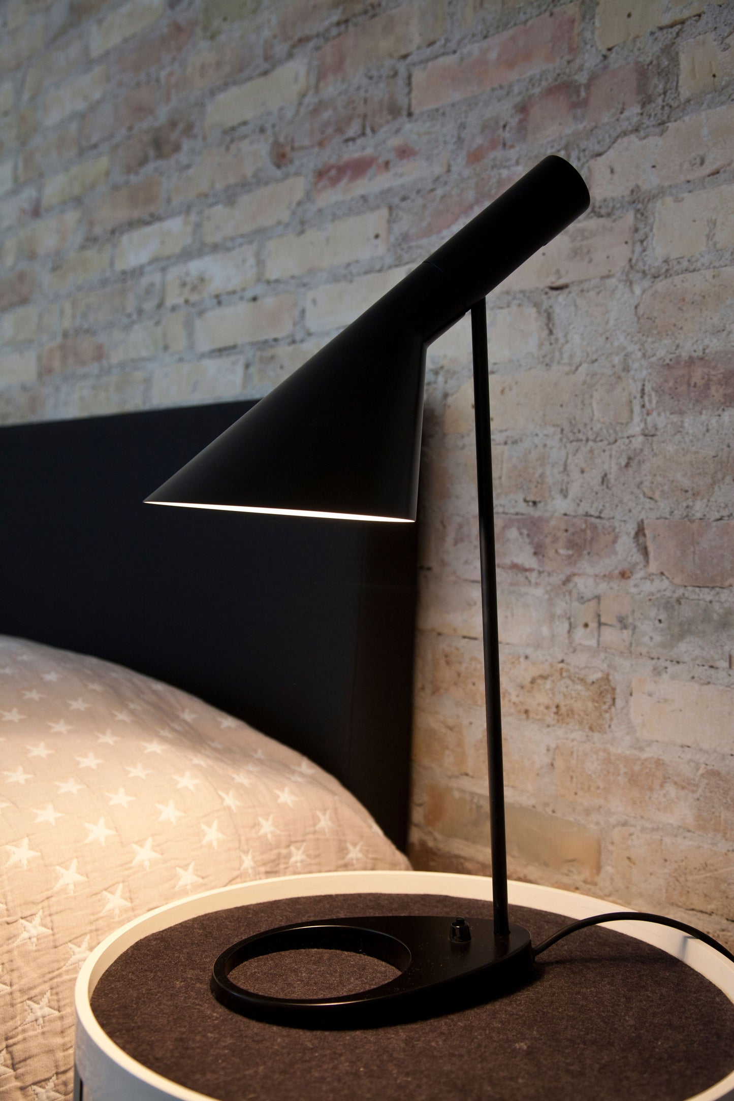 Louis Poulsen AJ tafellamp Black
