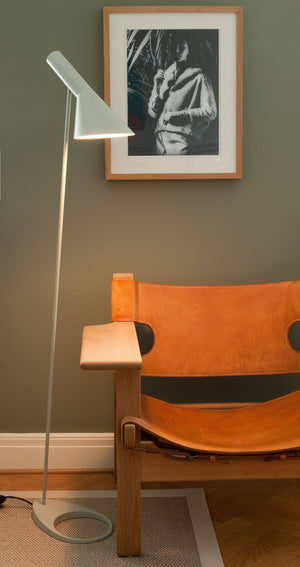 Louis Poulsen AJ vloerlamp Brass/Black
