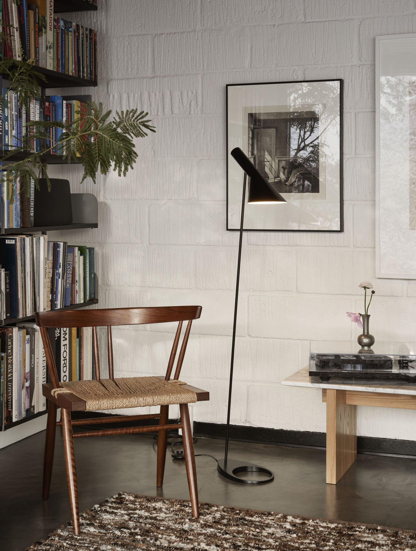Louis Poulsen AJ vloerlamp Black