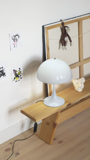 Louis Poulsen Panthella 250 Portable tafellamp White Opal