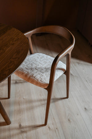 HelloChair HC116 Esby eetkamerstoel met arm beuken weatherd Rural Cream