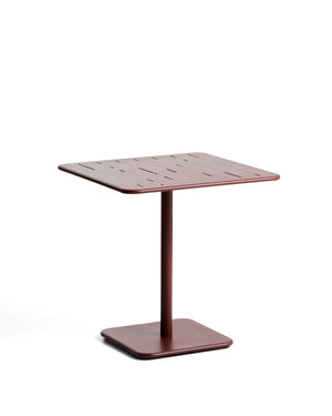 Kave Home Brai tuintafel 70x70 cm gegalvaniseerd Burgundy