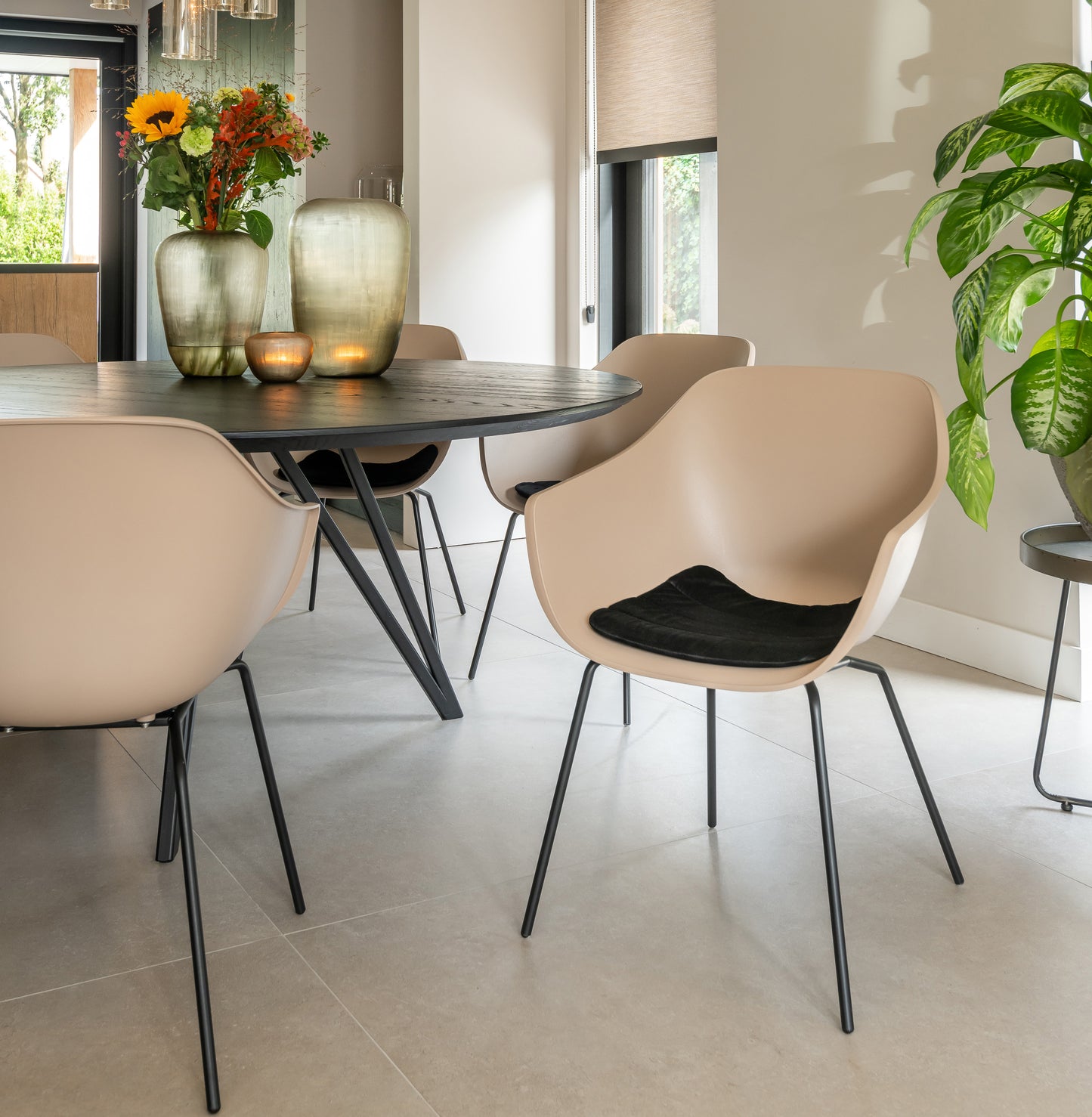 Hartman x HelloChair Julia eetkamerstoel zand