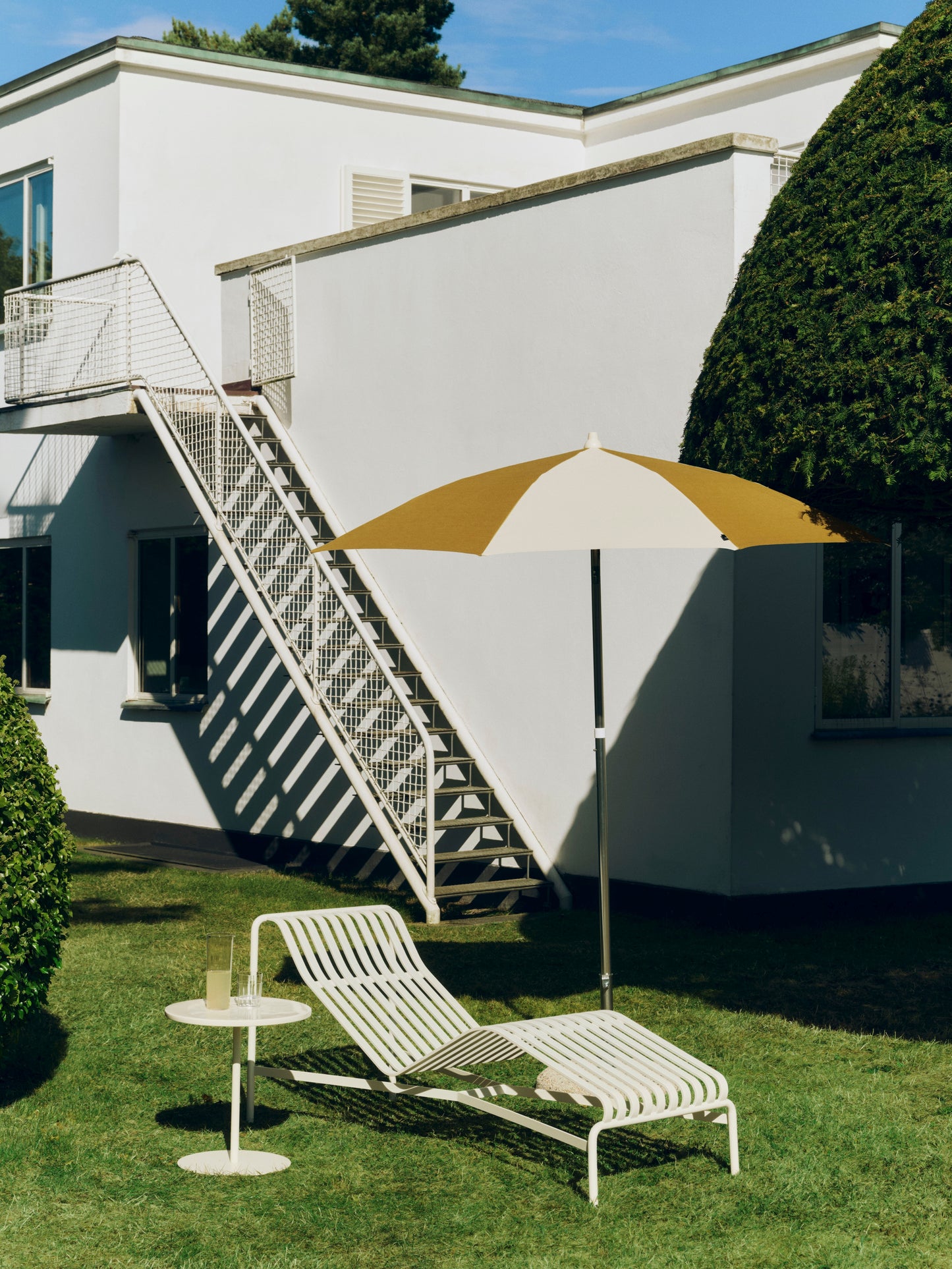 HAY Terrazza Octagon parasol Off-White / Ochre