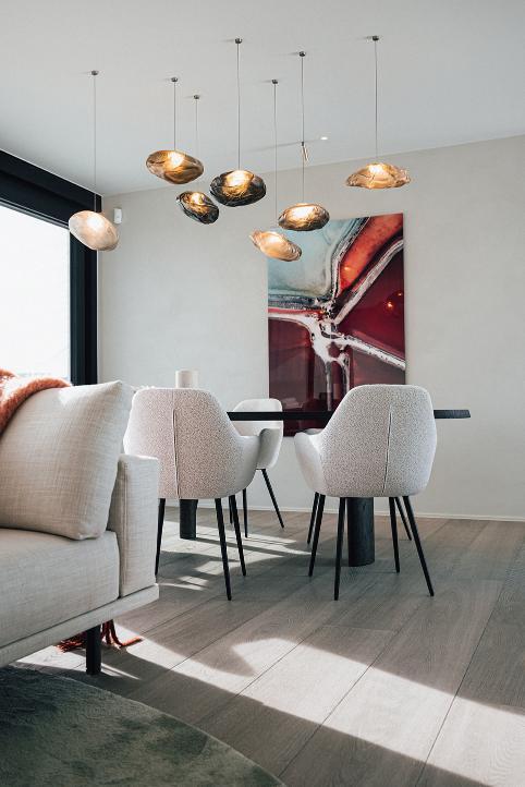 HelloChair HC29 Mijs eetkamerstoel Alpine Champagne vierpoot zwart