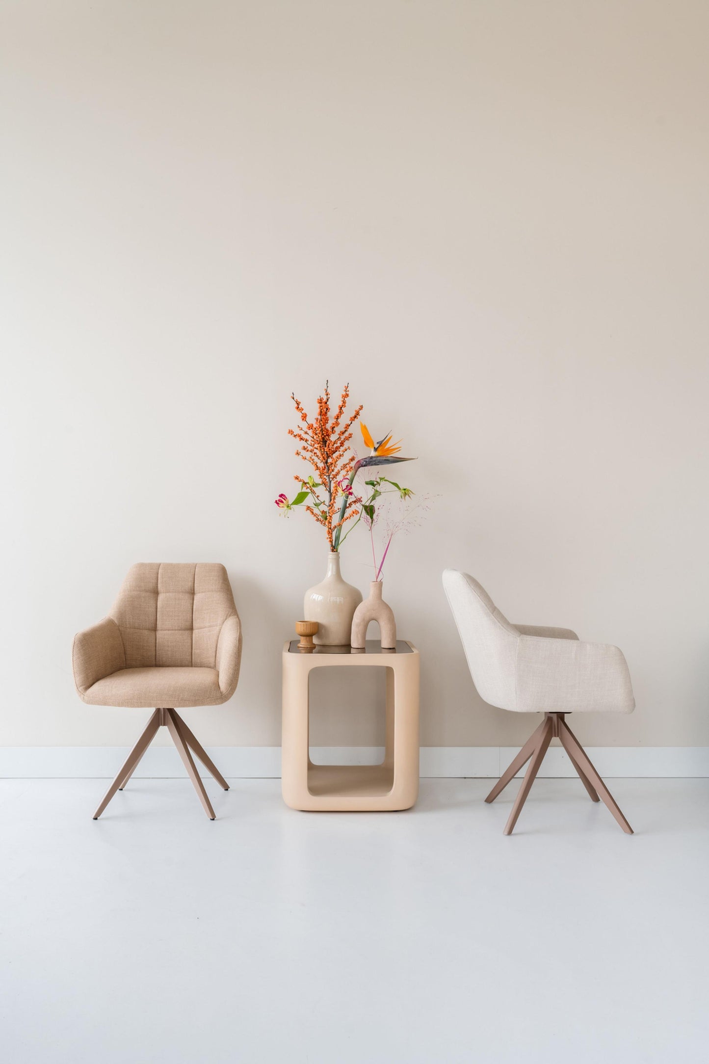 Jesper Home Noto eetkamerstoel Biscuit Beach turn steel