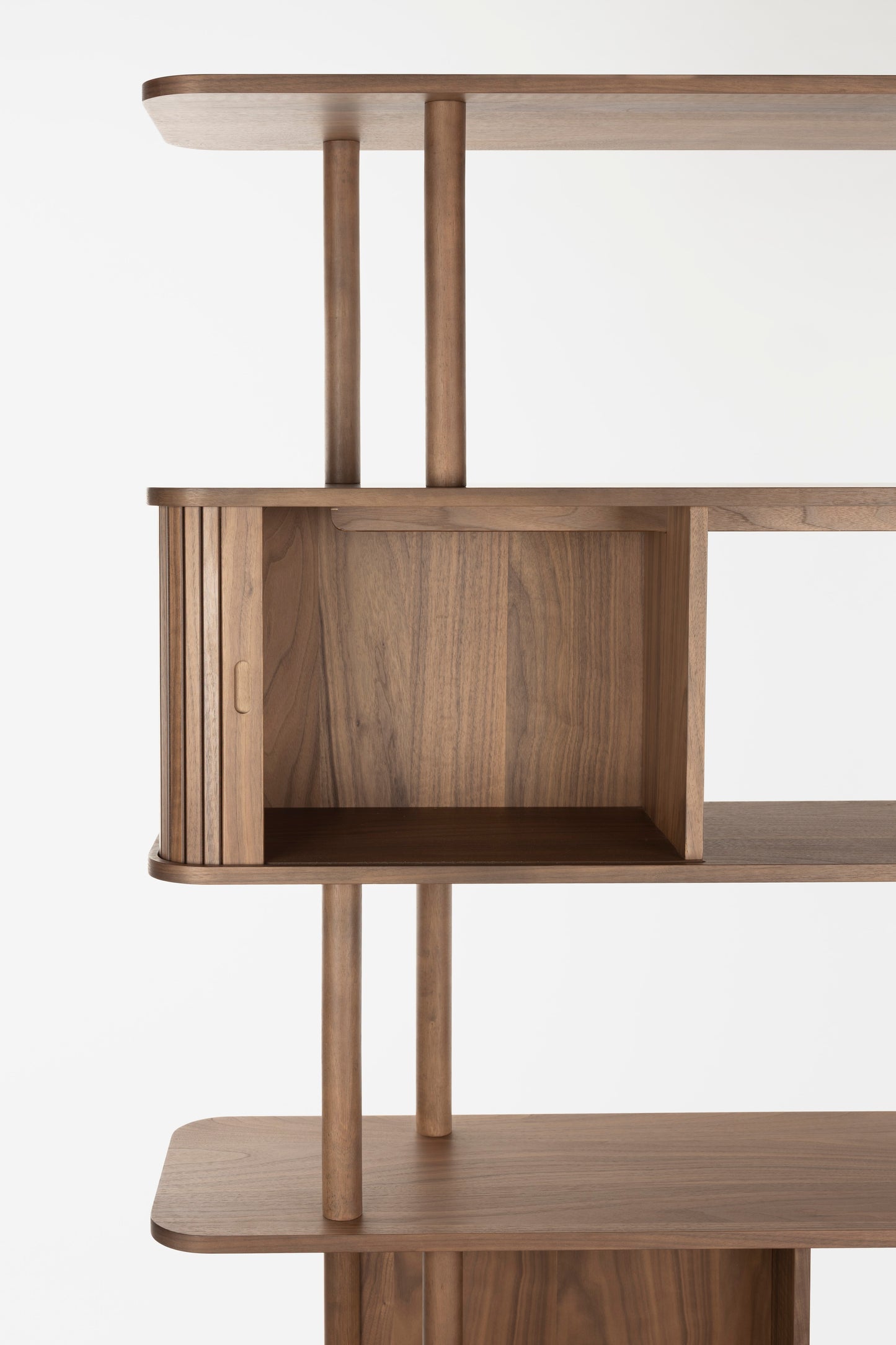 Zuiver Barbier boekenkast Walnoot