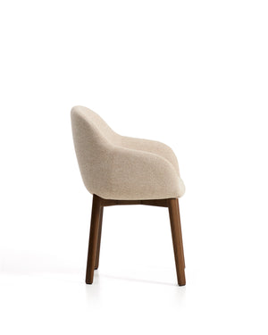 Kave Home Meila eetkamerstoel met arm chenille Beige donker hout