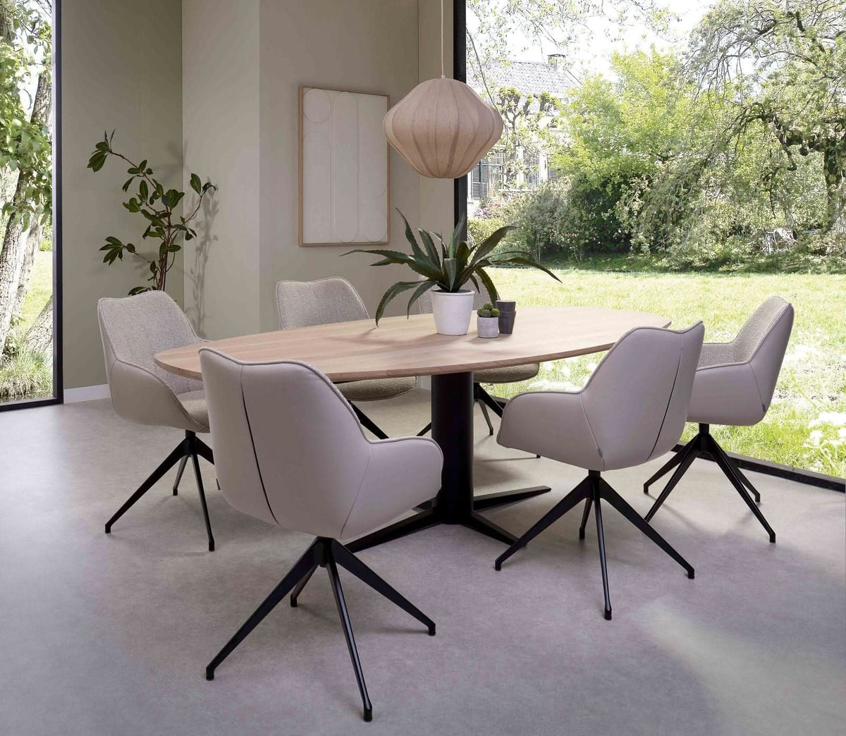 Bree's New World Thor eettafel Deens Ovaal 200x100 cm noten gelakt poot zwart