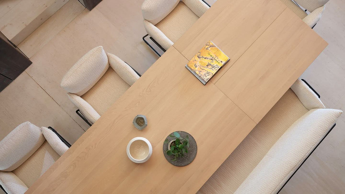 Mobitec Float T0100 eettafel rechthoek 200x100 cm mat gelakt eiken poot zwart