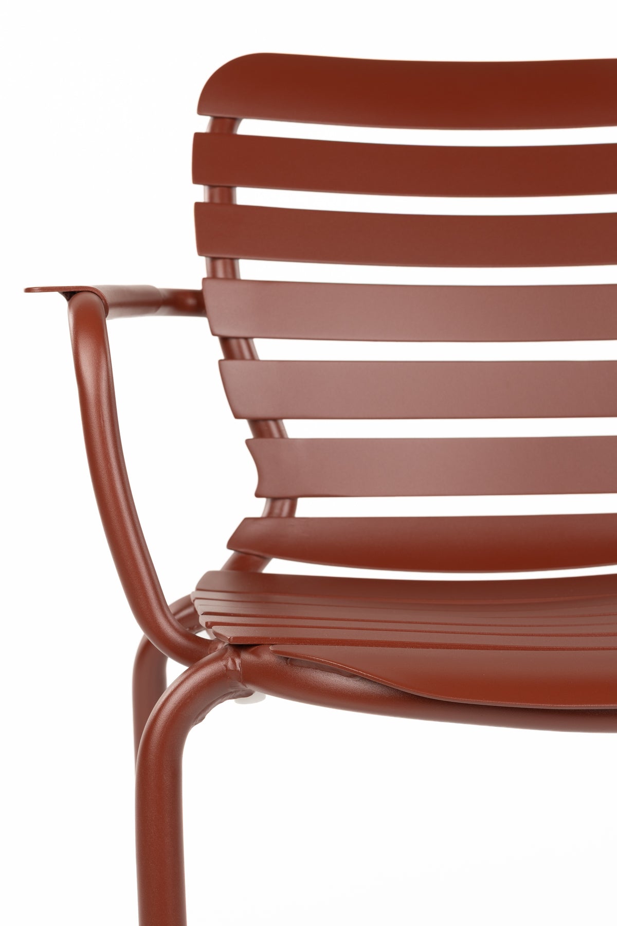 Zuiver Vondel tuinstoel met armleuning Red
