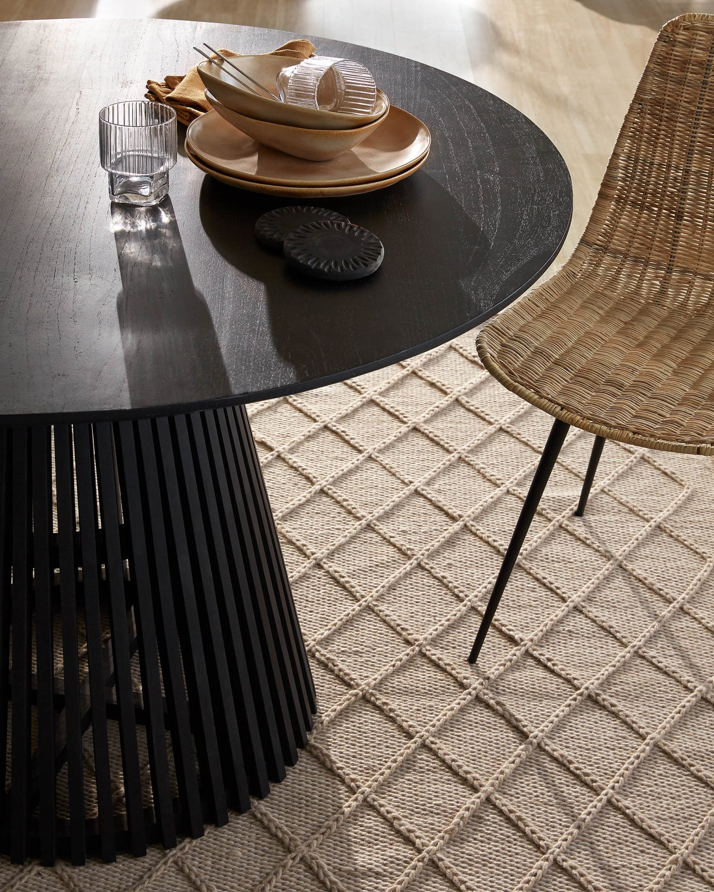 Kave Home Jeanette eettafel Ø120 cm Black