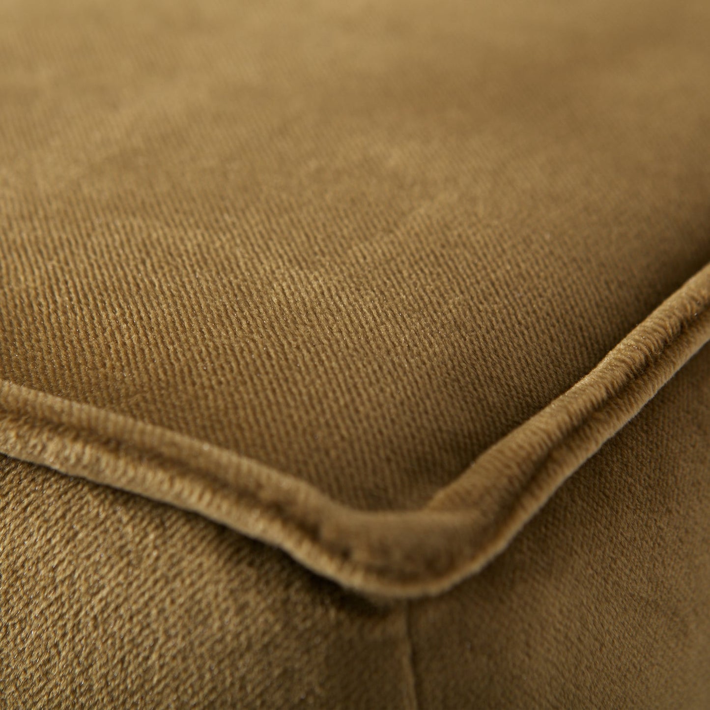 WOOOD Rodeo hocker velvet Honinggeel