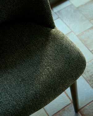 Kave Home Meila eetkamerstoel chenille Green donker hout