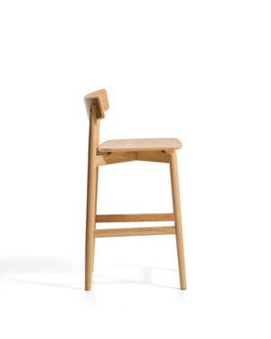Kave Home Evera barkruk H66 Beige met rugleuning