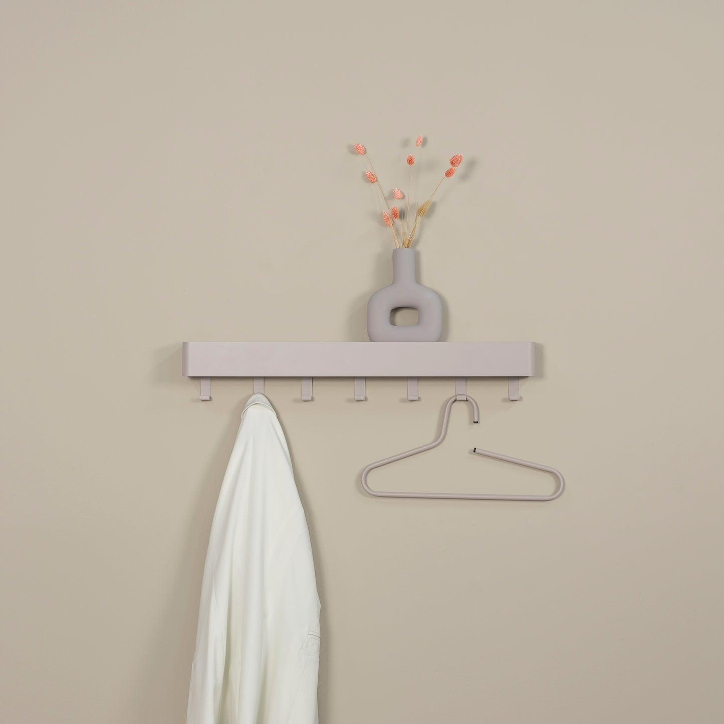 Spinder Design Dax Play 7 wandkapstok Silky Taupe